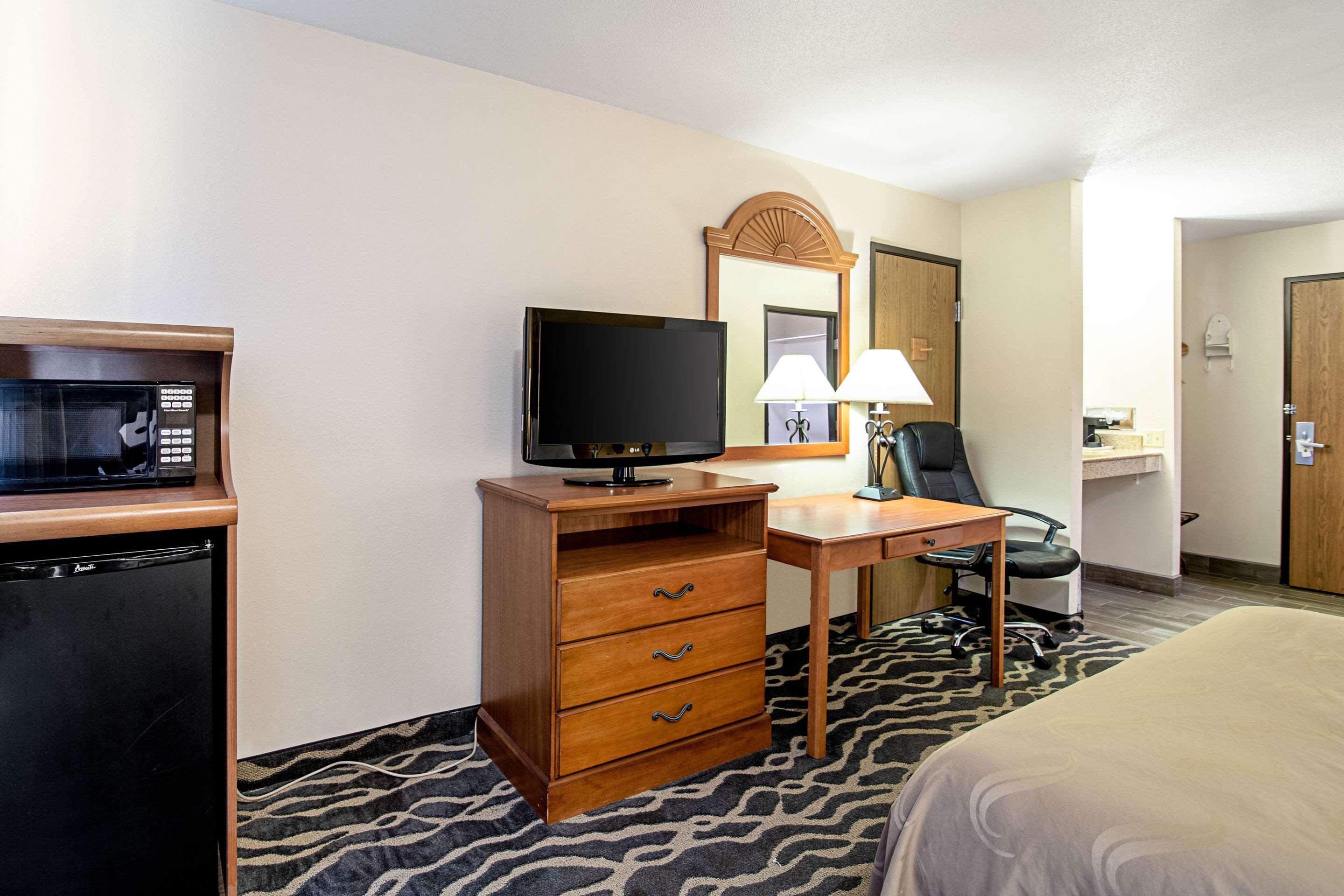 Quality Inn Huron Buitenkant foto