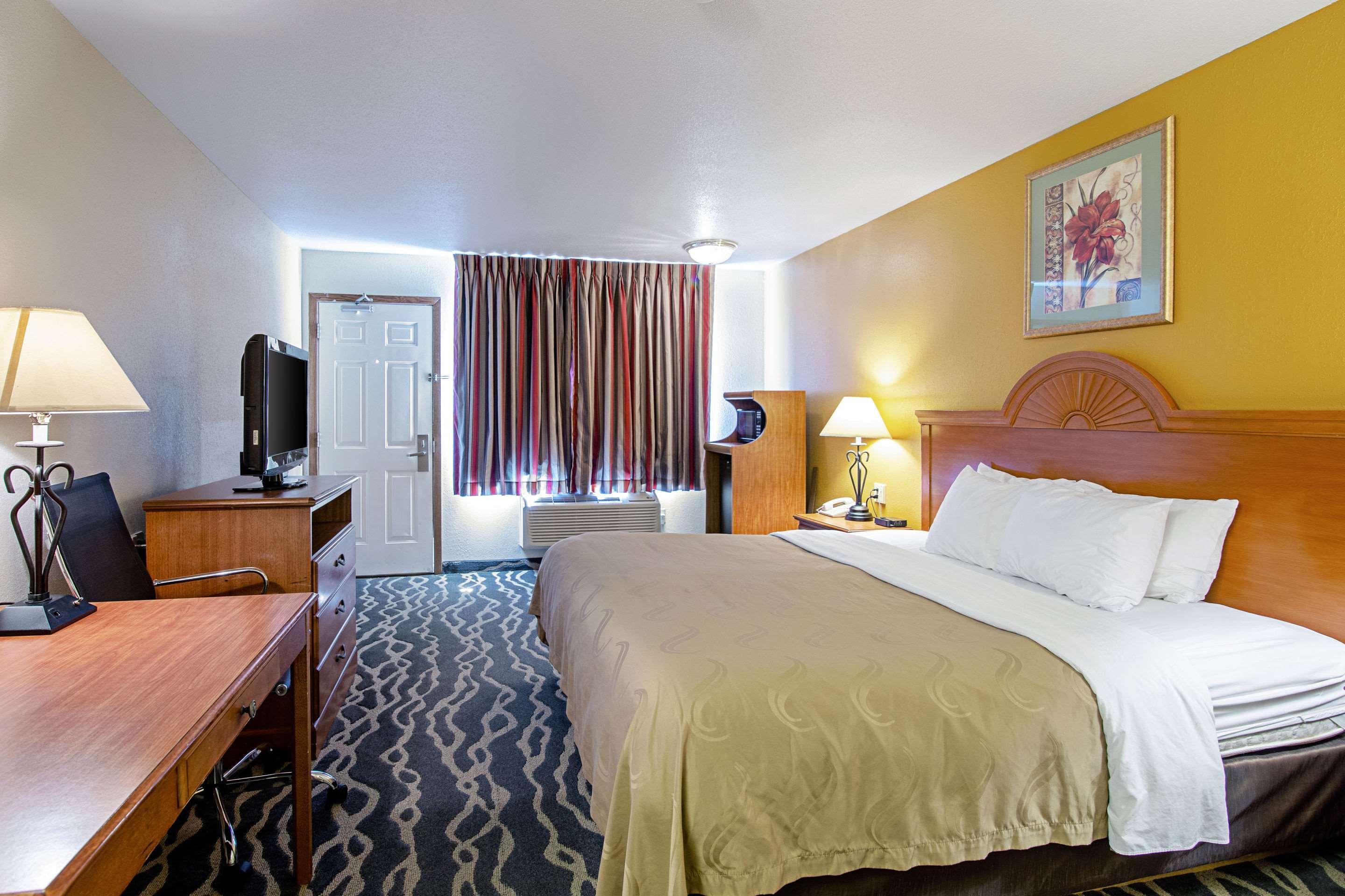 Quality Inn Huron Buitenkant foto