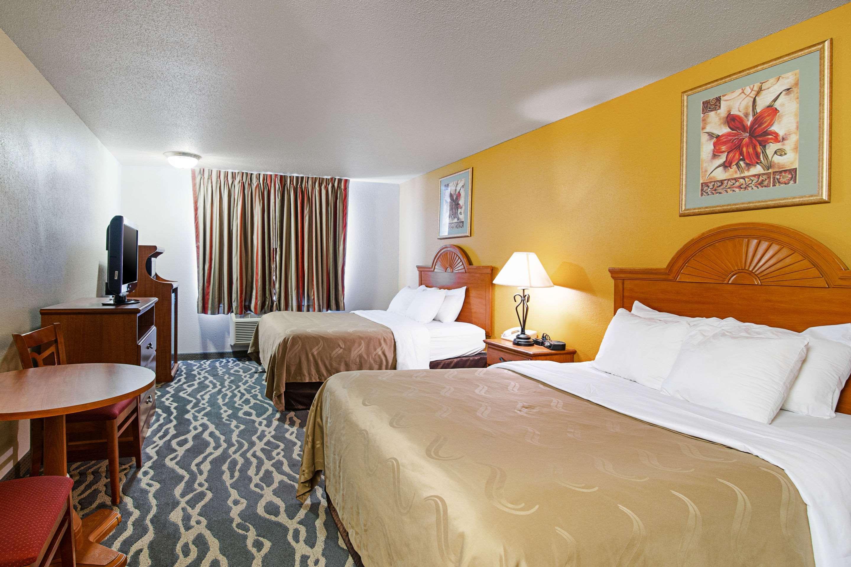 Quality Inn Huron Buitenkant foto