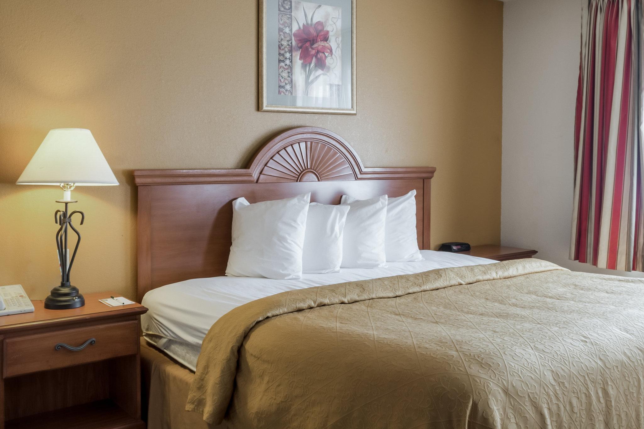 Quality Inn Huron Buitenkant foto