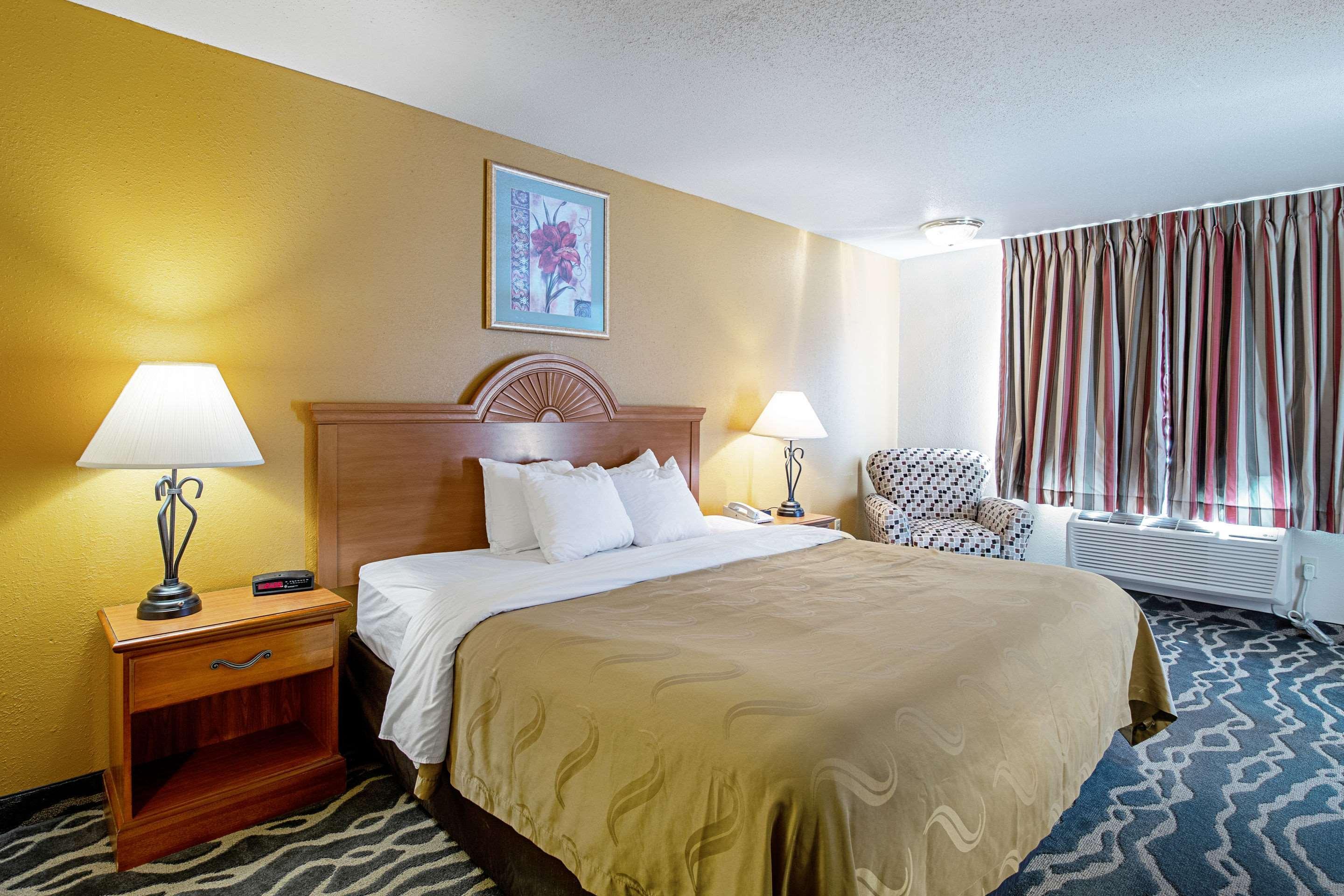 Quality Inn Huron Buitenkant foto
