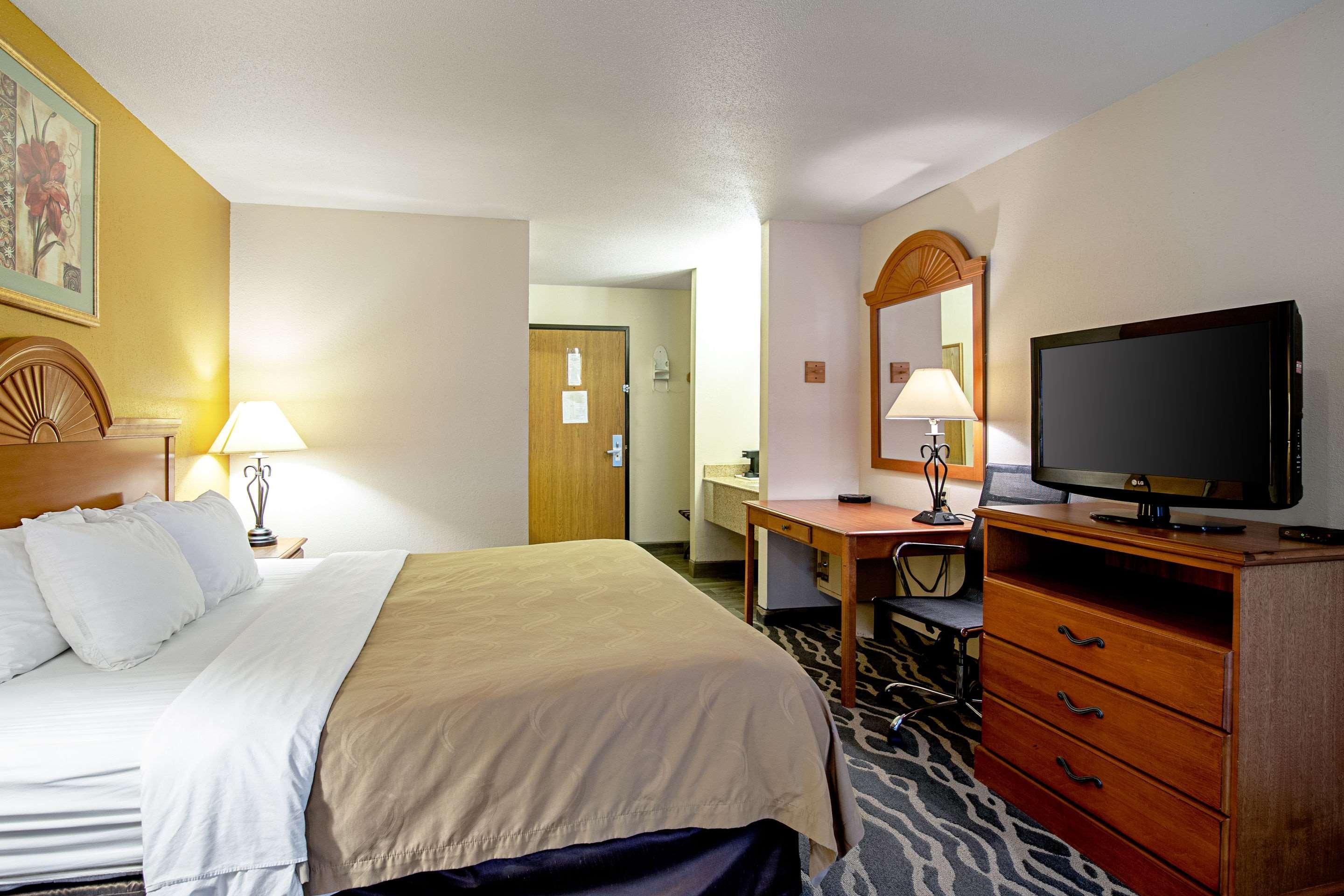 Quality Inn Huron Buitenkant foto