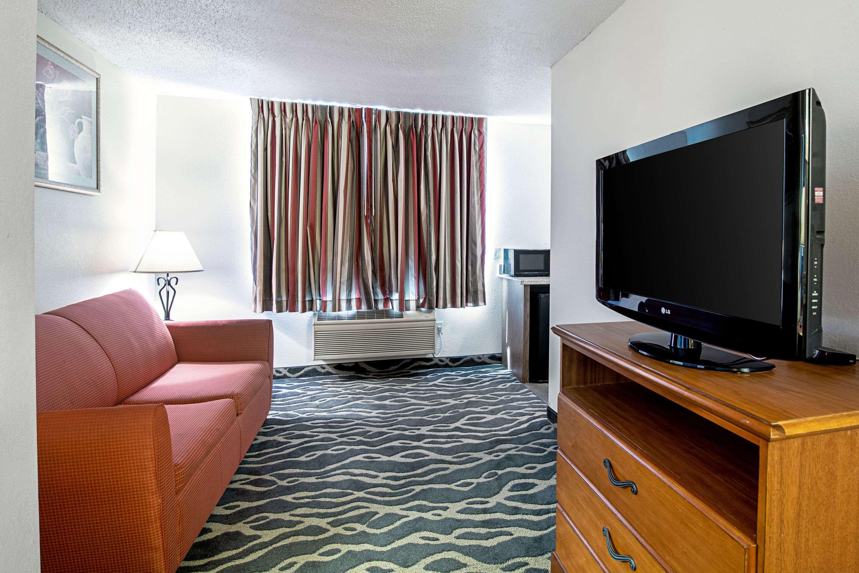 Quality Inn Huron Buitenkant foto