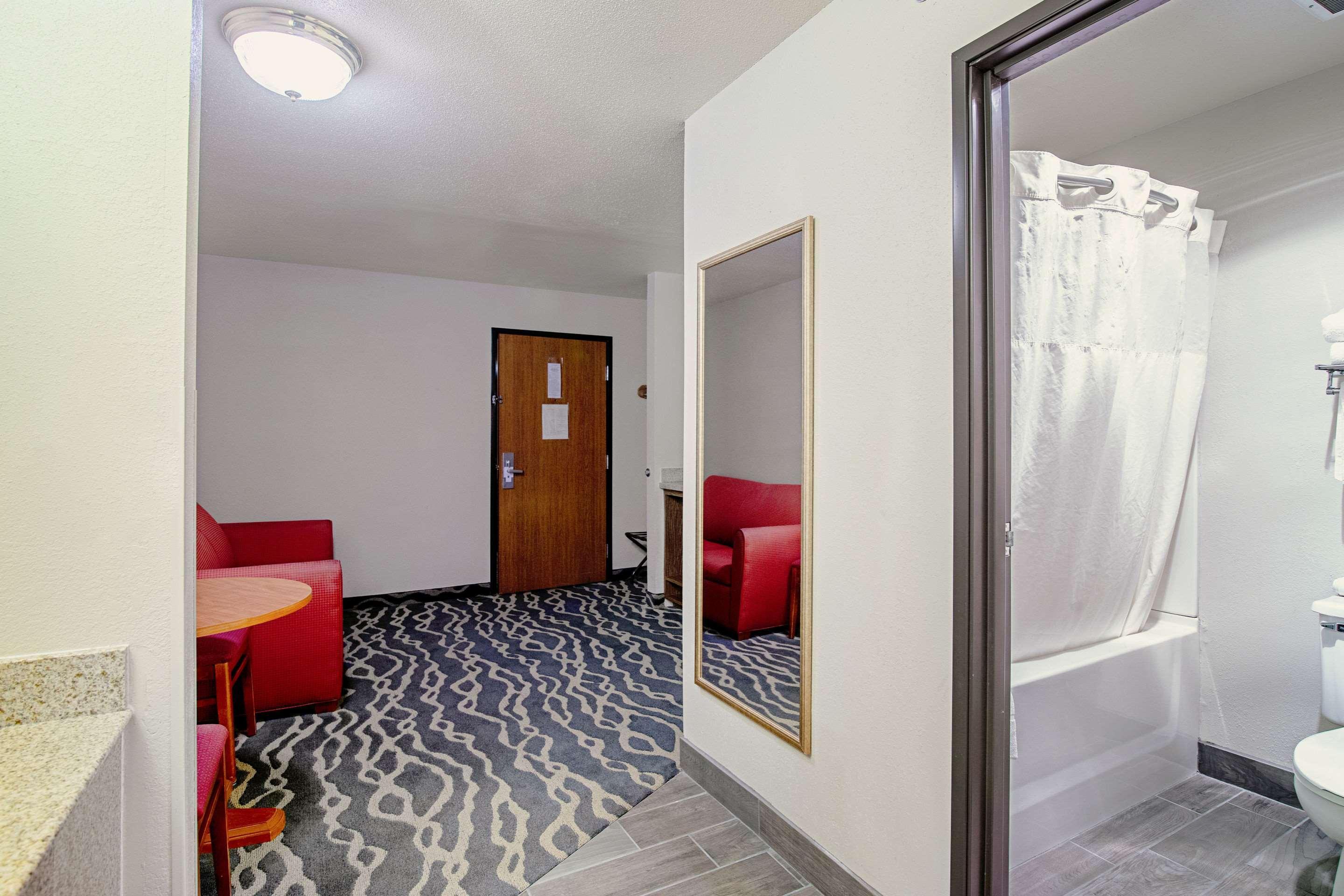 Quality Inn Huron Buitenkant foto