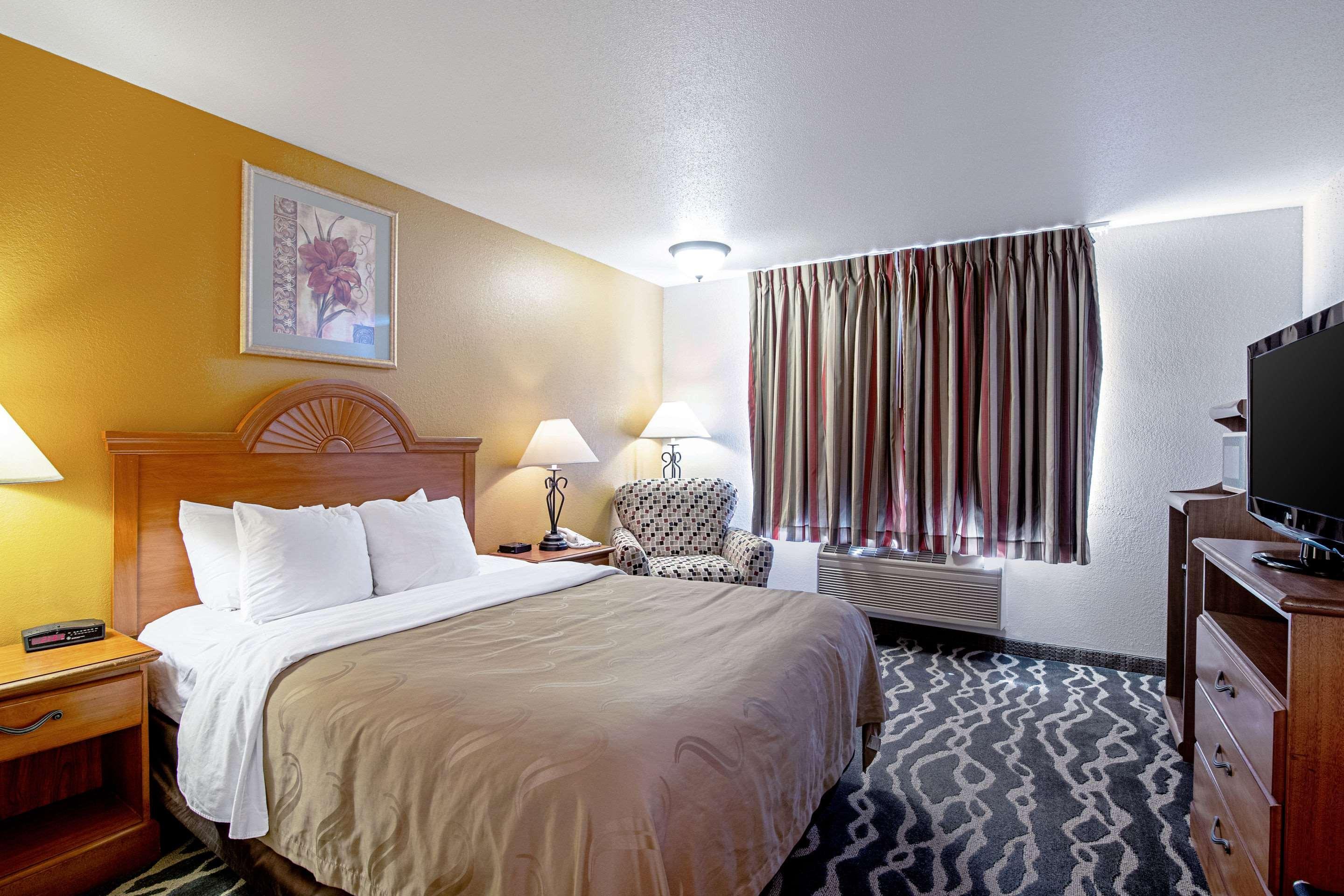 Quality Inn Huron Buitenkant foto