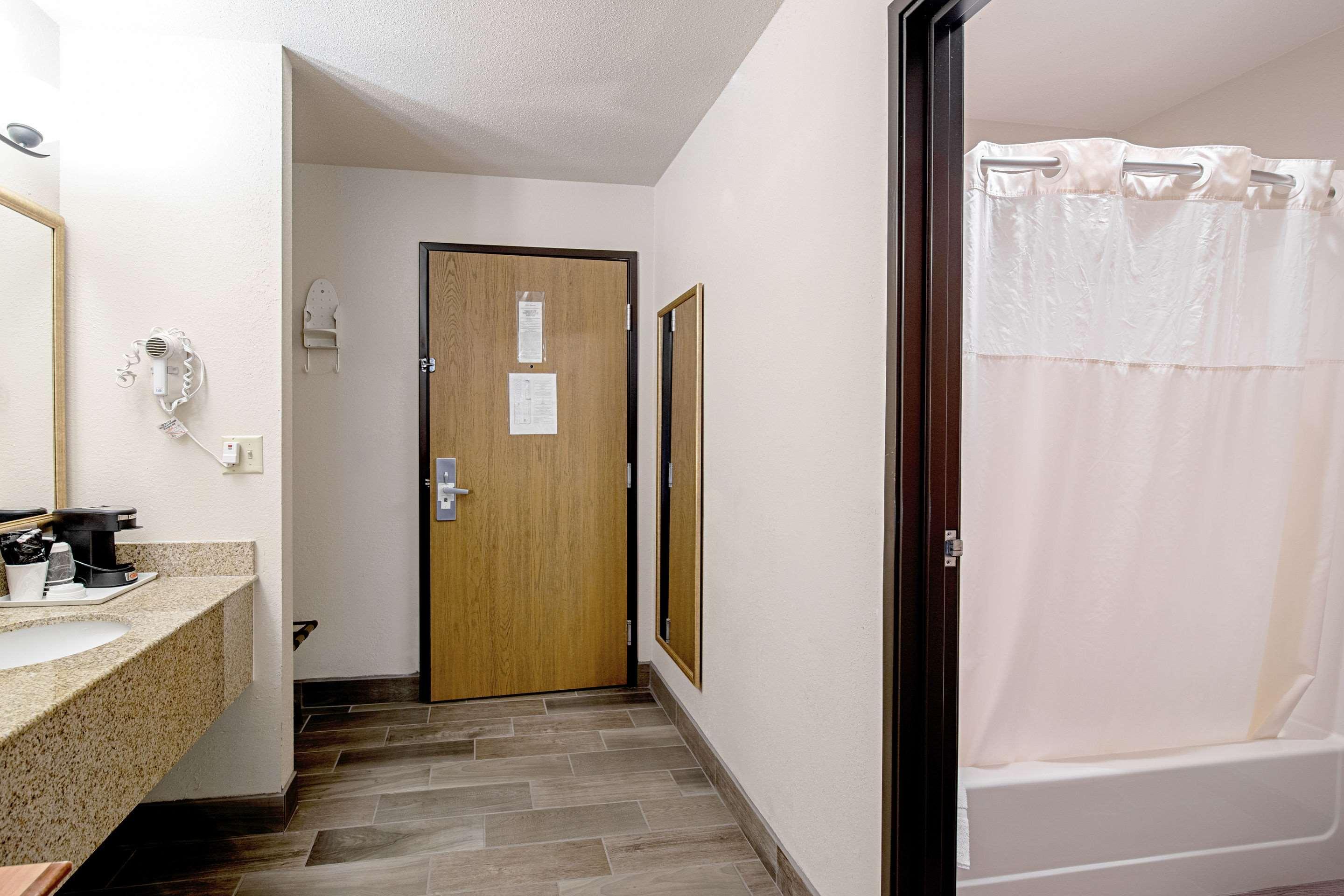 Quality Inn Huron Buitenkant foto