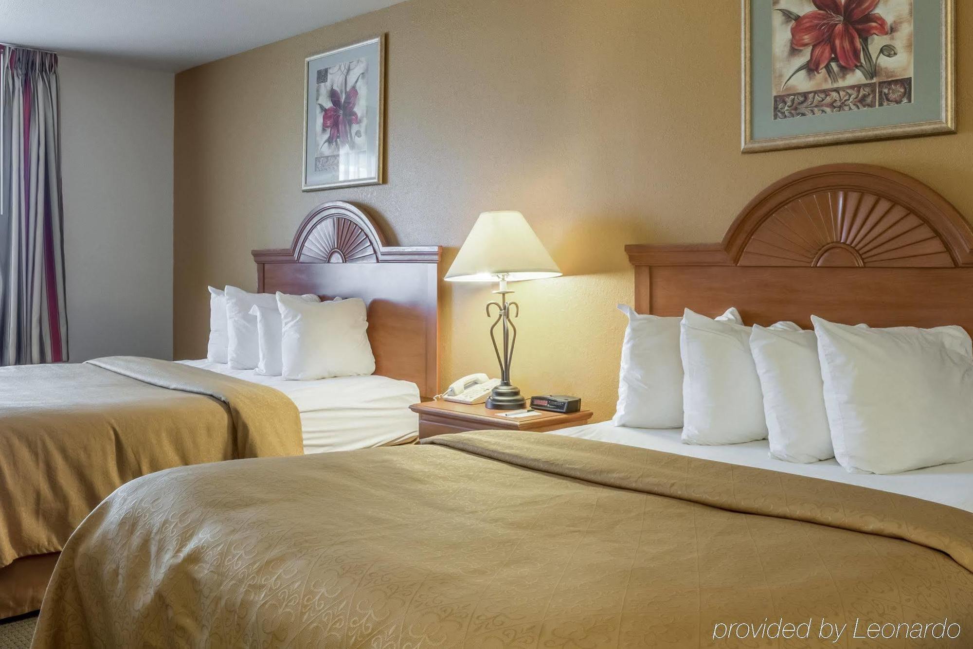 Quality Inn Huron Buitenkant foto